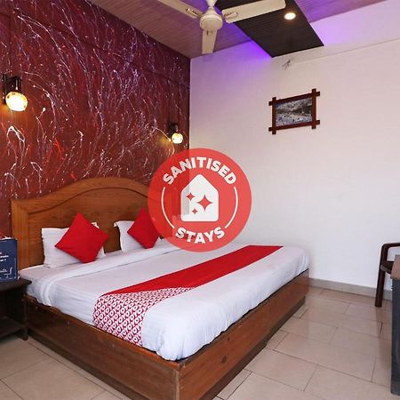 Oyo 77137 Hotle Castle Inn Mumbai Luaran gambar