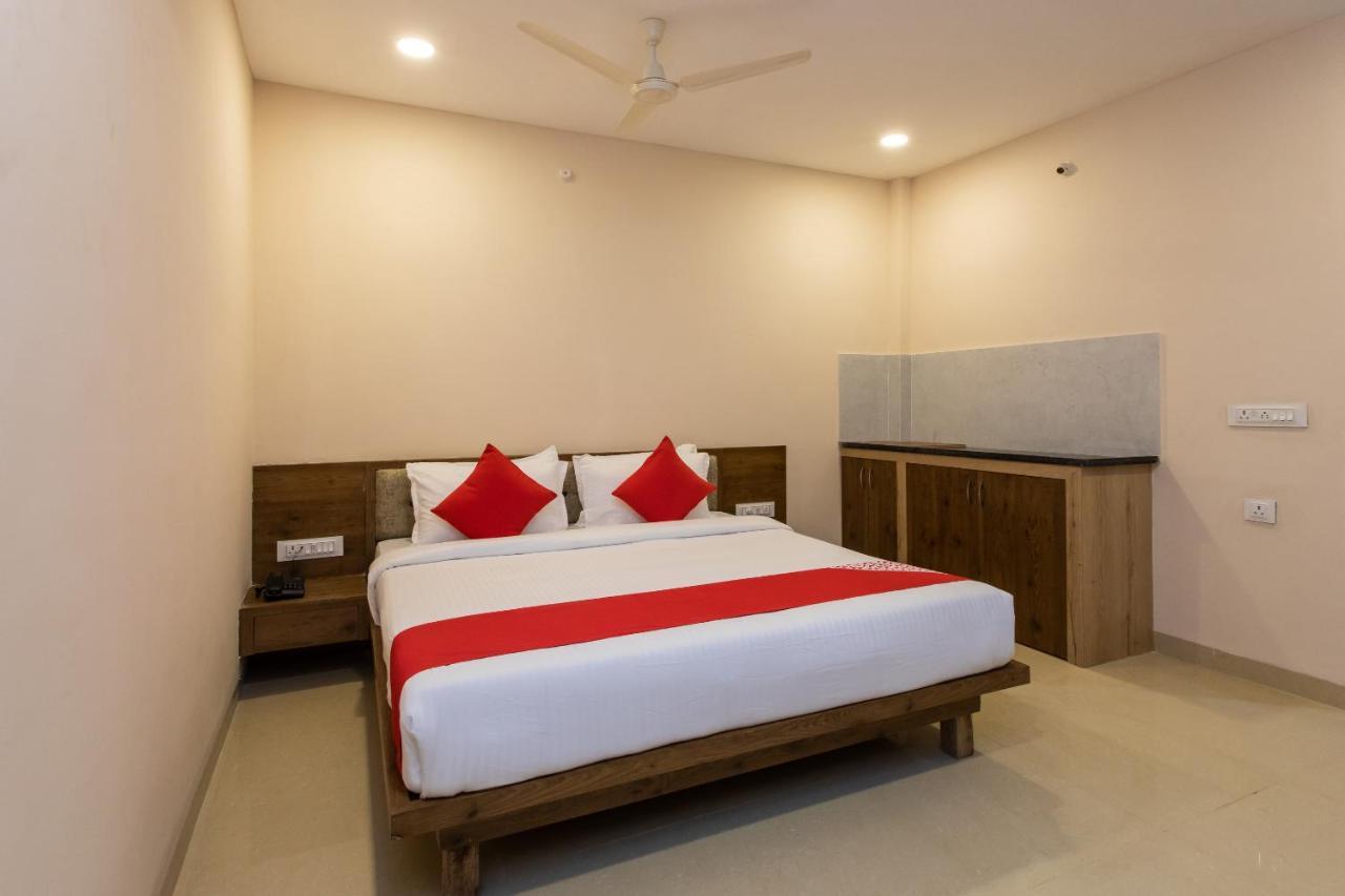 Oyo 77137 Hotle Castle Inn Mumbai Luaran gambar