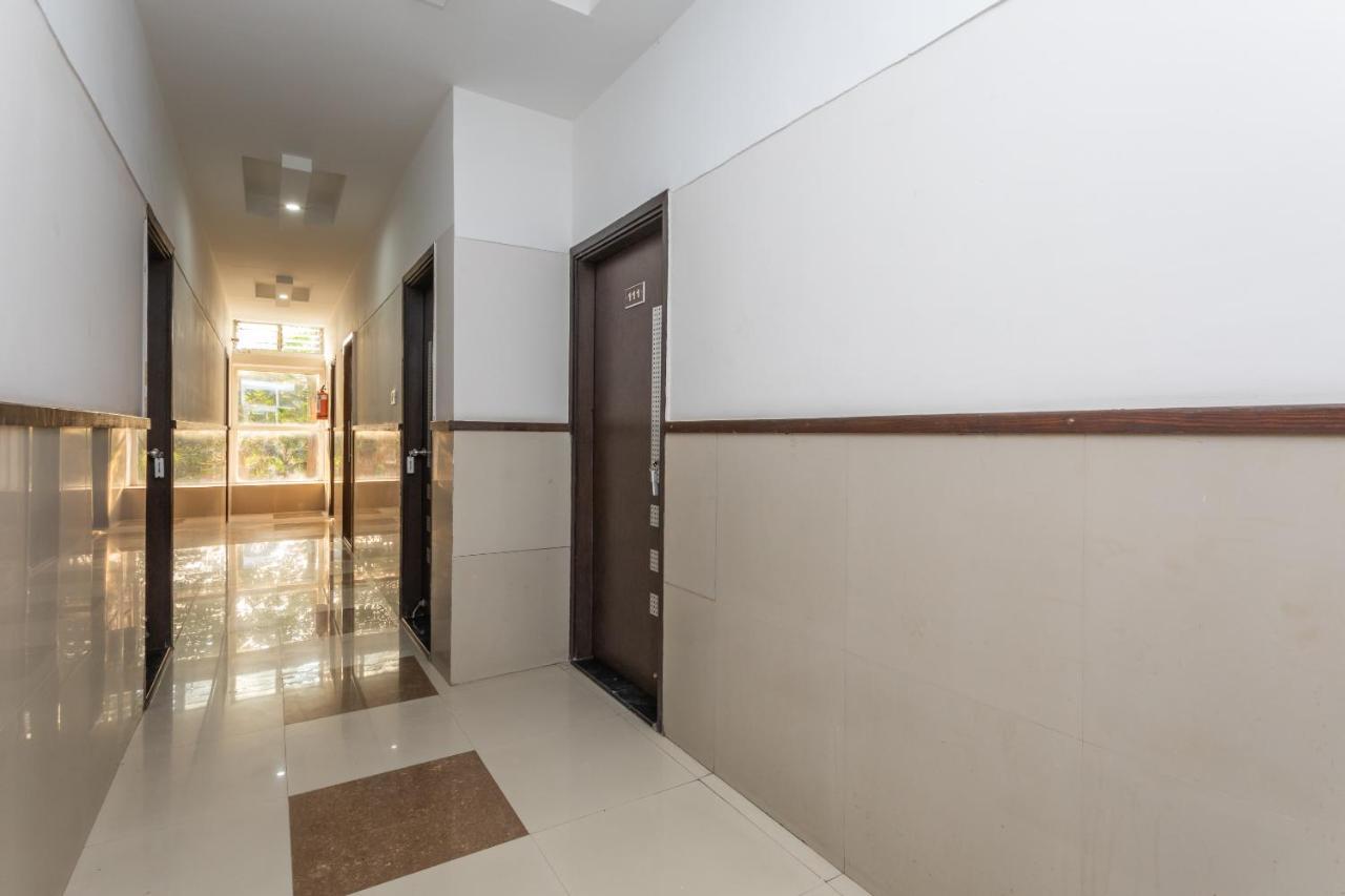 Oyo 77137 Hotle Castle Inn Mumbai Luaran gambar